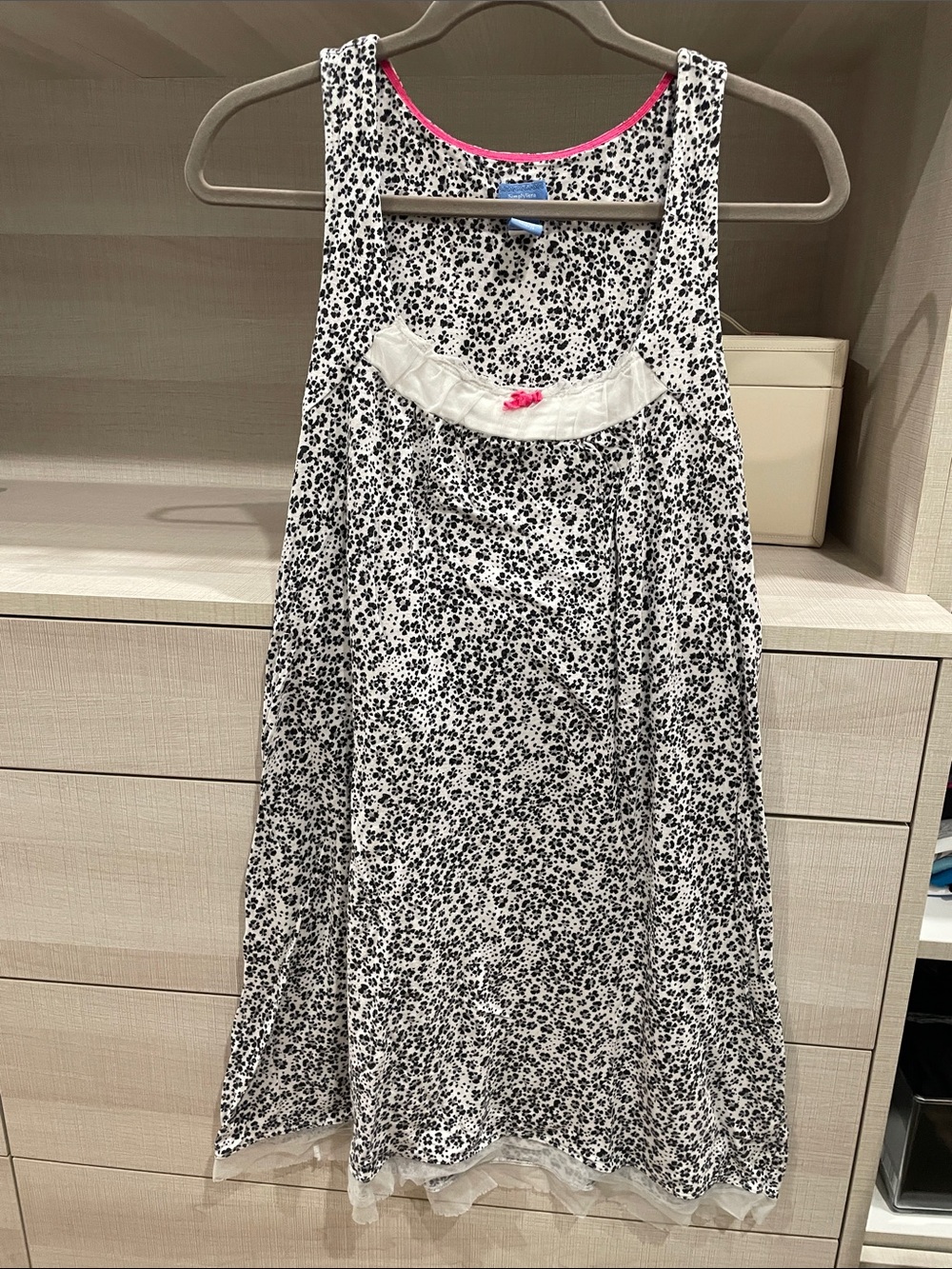 Simply Vera Vera Wang White Black Floral Sleeveless Nightcap with Pink Trim